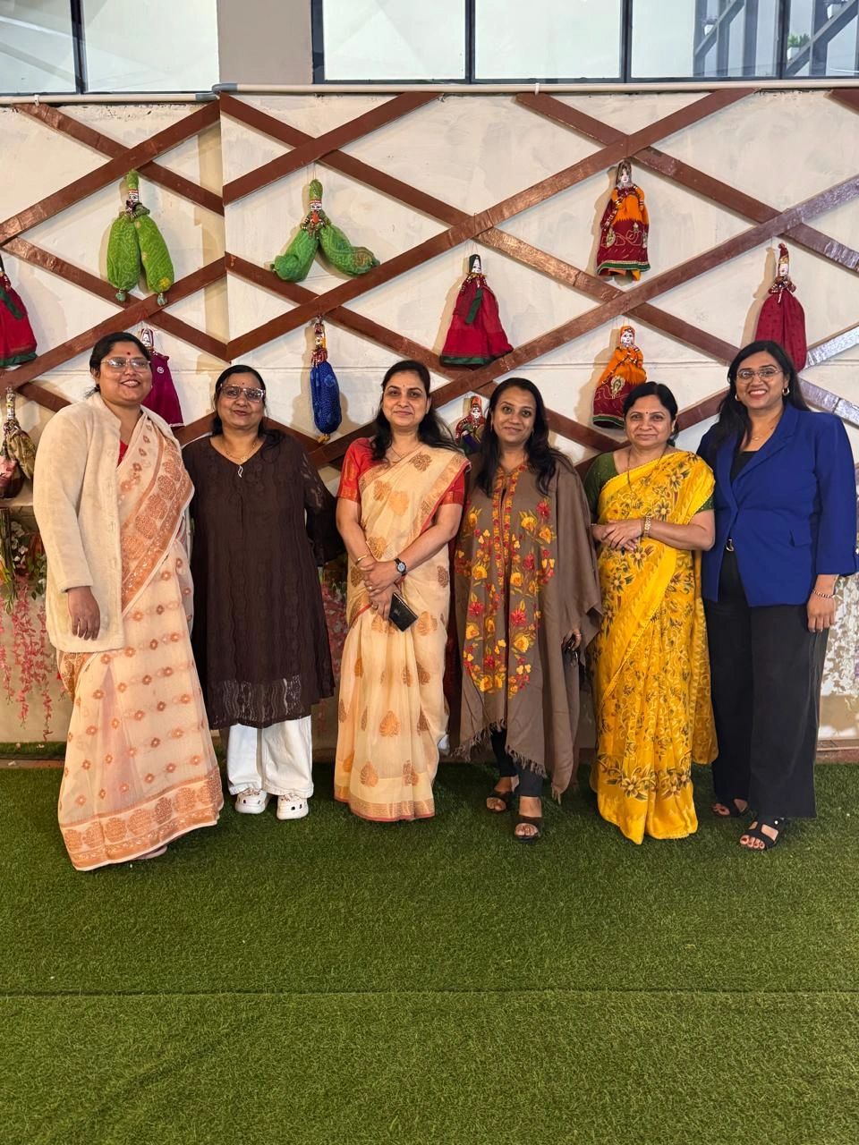 Miraculous Atriwal Hospital, Khandwa proudly hosted a Clinical CME (Continuing Medical Education) session conducted by Dr. Hozefa Lokhandwala, a renowned Oncosurgeon from Apollo Hospital. This educational event was organized with the aim of enhancing clinical knowledge, sharing updated oncology practices, and promoting continuous learning among medical professionals.  The CME session focused on advanced cancer diagnosis, modern surgical oncology techniques, and evidence-based treatment approaches. Dr. Hozefa Lokhandwala shared valuable insights from his extensive experience at Apollo Hospital, highlighting recent advancements in oncology care and patient-centric treatment planning.